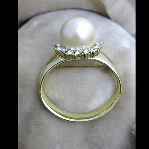 BROOCH Signed Vintage AJC Big Faux Pearl Ring