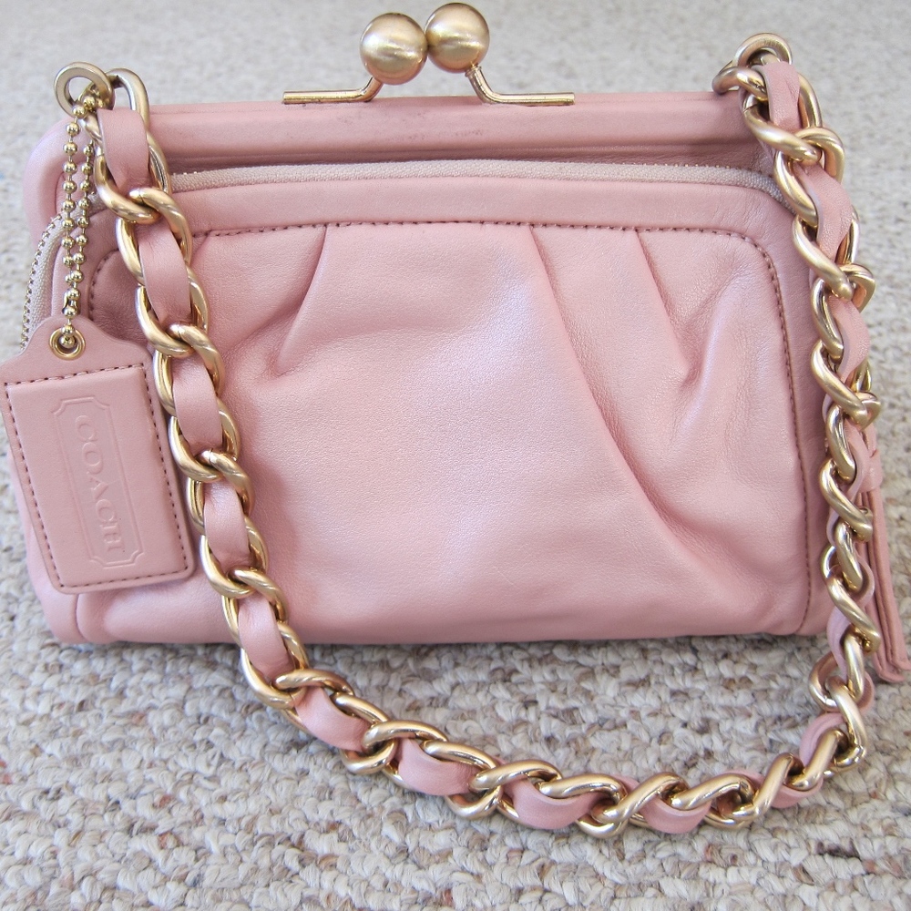 Vintage Coach Parker Handbag with Kiss Lock in Pearl Pink Leather