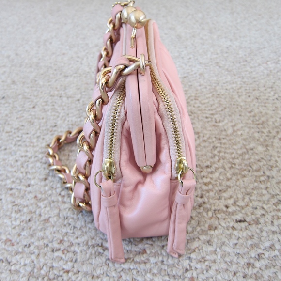 Vintage Coach Parker Handbag with Kiss Lock in Pearl Pink Leather - Picture 4 of 11