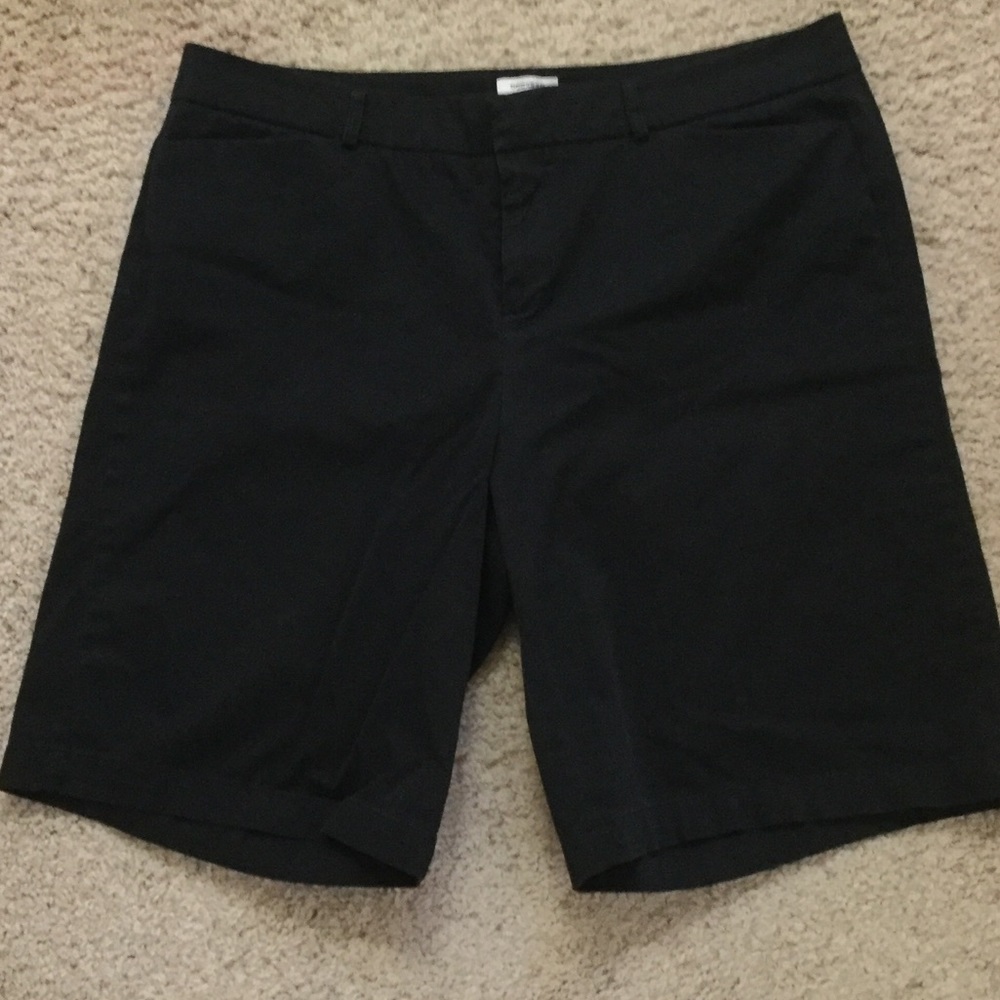 Dockers wide leg metro Bermuda shorts
