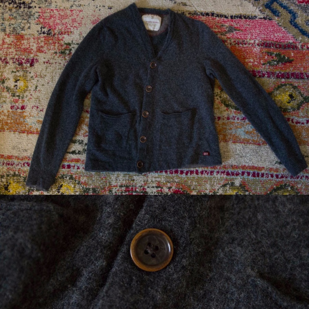 BANANA REPUBLIC HERITAGE 100% Wool Cardigan