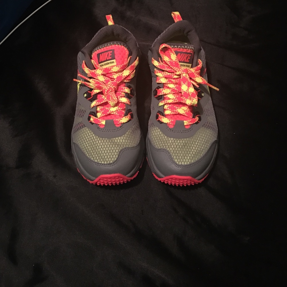 Nike Dual Fusion Trail running shoe