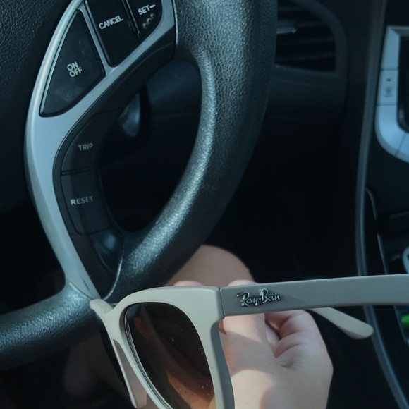 Rayban sunglasses - Picture 6 of 6