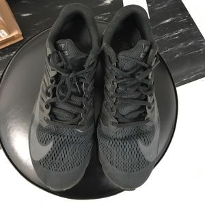 Size 9.5 Nike Air Max