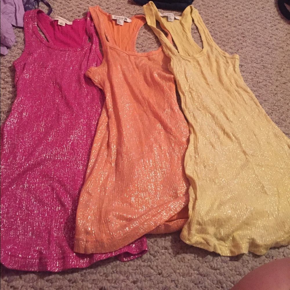 Bundle of forever 21 tanks