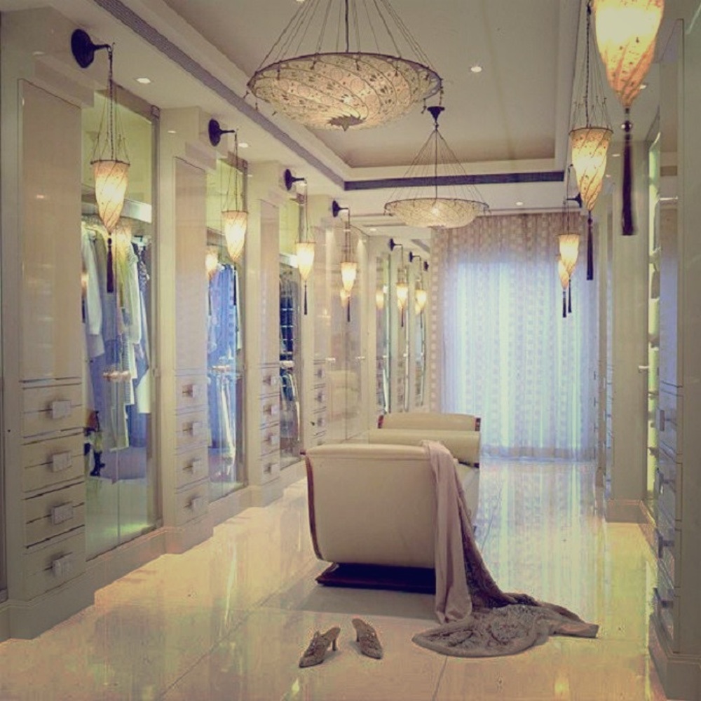 Welcome to my closet 🌸