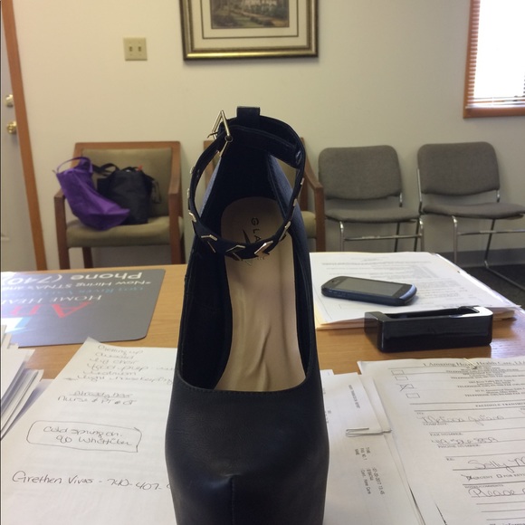 Platform high heels - Picture 2 of 2