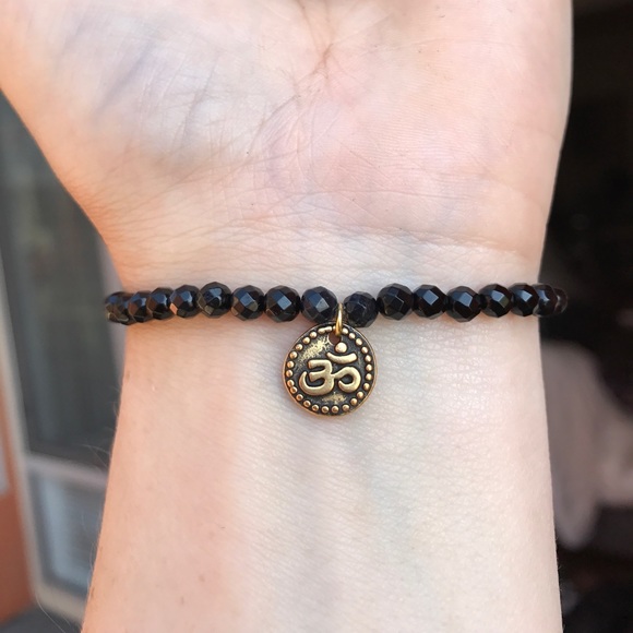 Metallic Beaded Om stretch Bracelet - Picture 2 of 8