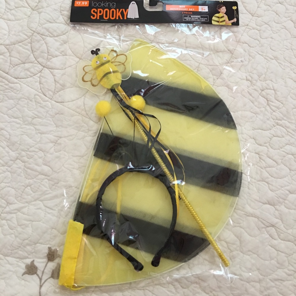 NWT Bee Accessory set- 3+ - Picture 2 of 3