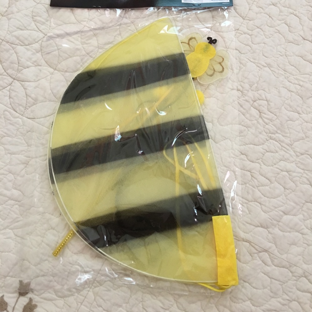 NWT Bee Accessory set- 3+ - Picture 3 of 3