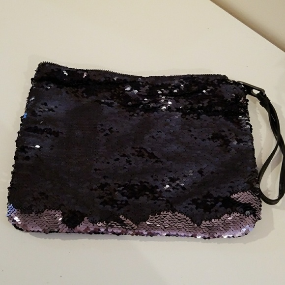 Zippered sequin clutch - Picture 2 of 3