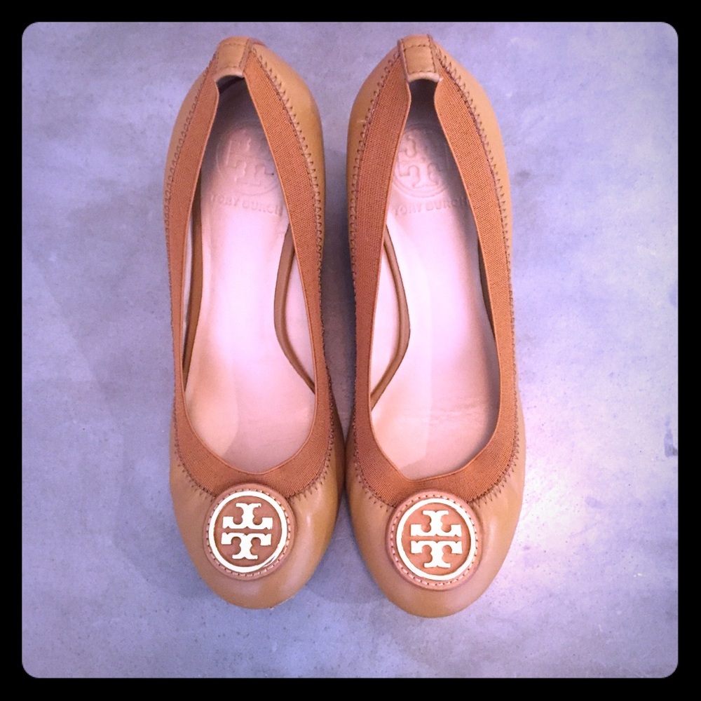 Tory Burch camel wedges w/ box & dust bag. Size 7