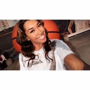 Meet your Posher, Jasmine