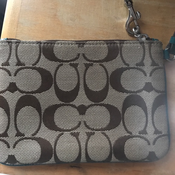 Authentic Coach wristlet - Picture 3 of 4