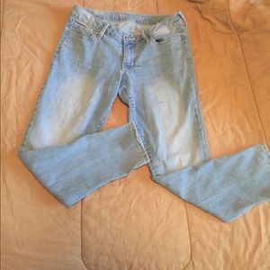 Light Blue low-rise ankle length jeans