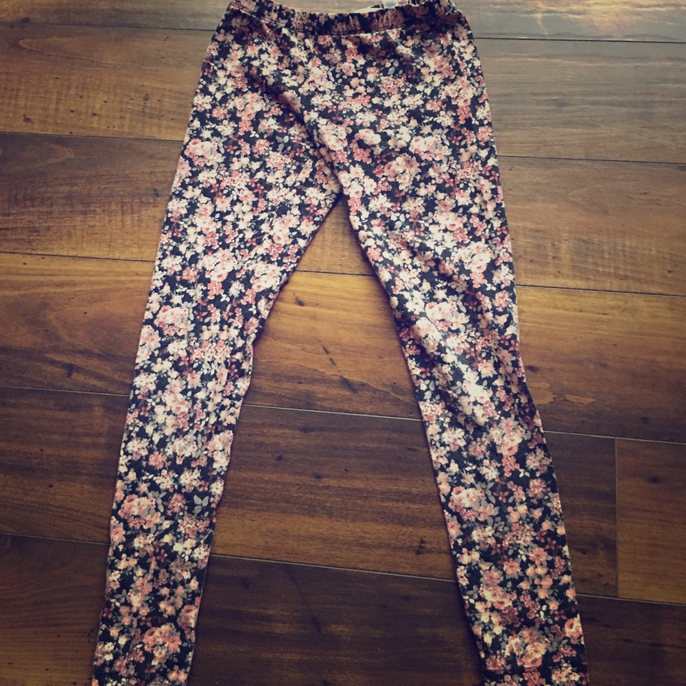 Cutest floral leggings ever!