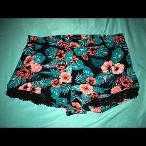 Floral lace summer shorts