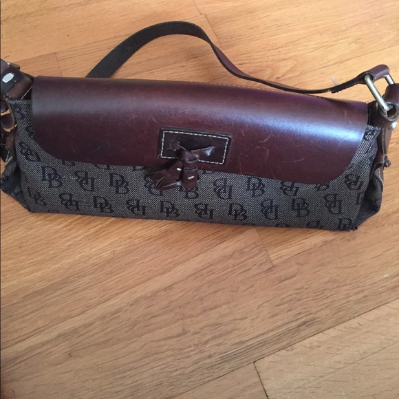 Dooney& Bourke signature bag. Gently used. - Picture 3 of 7