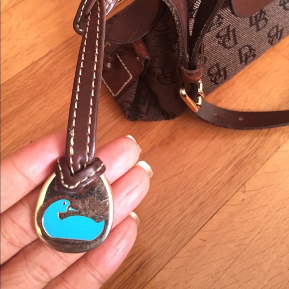 Dooney& Bourke signature bag. Gently used. - Picture 5 of 7