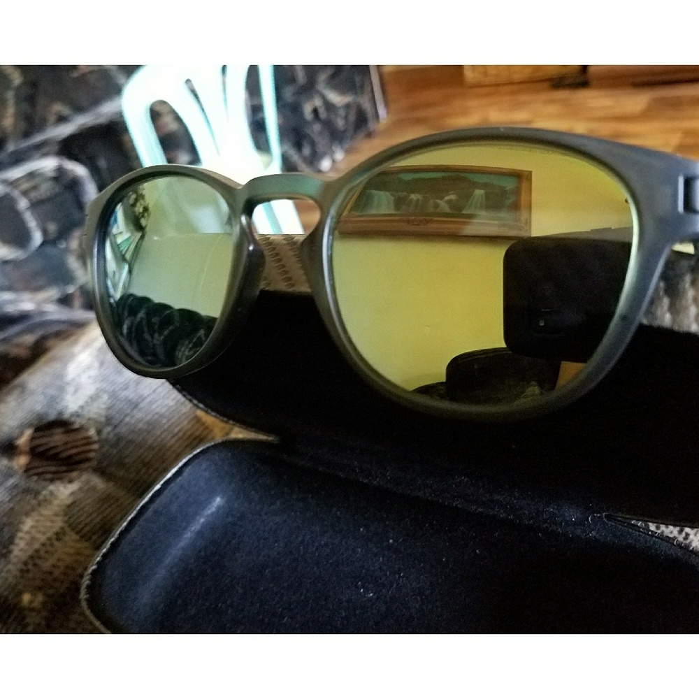 Latch Oakley