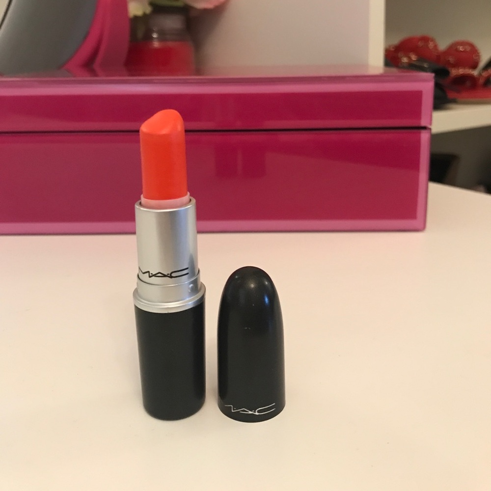 MAC lipstick in Morange