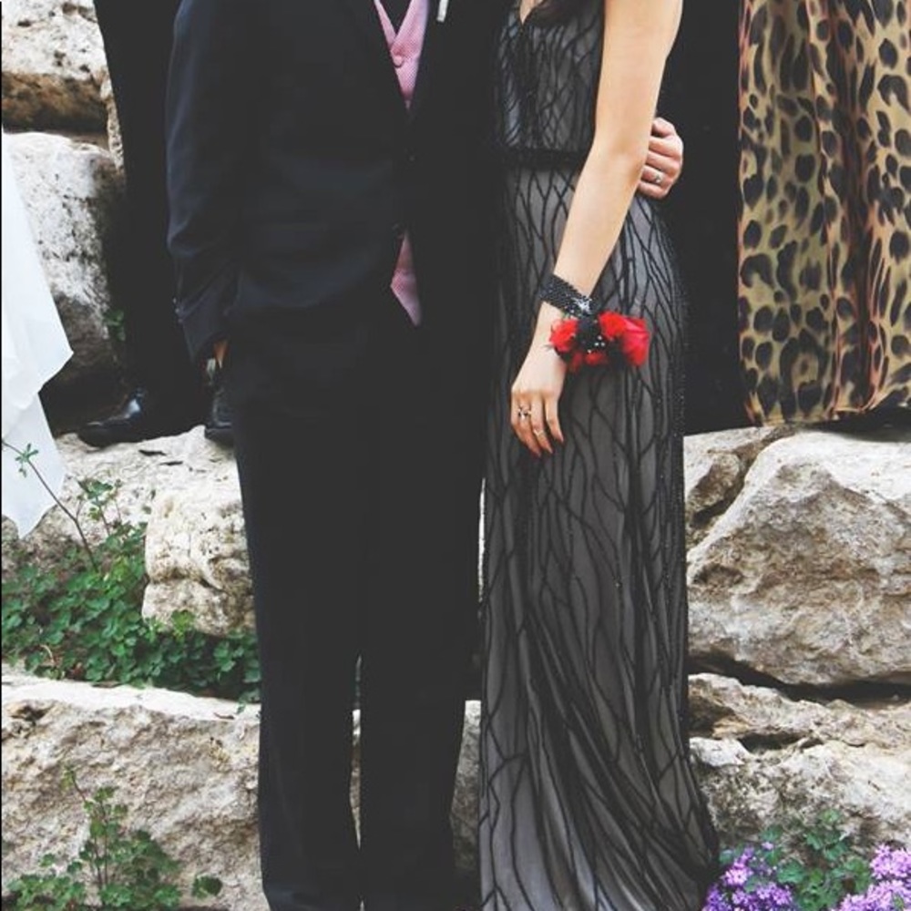 Adrianna Papell Beaded Blouson Gown (black & nude)