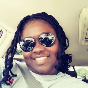 Meet your Posher, Ebony