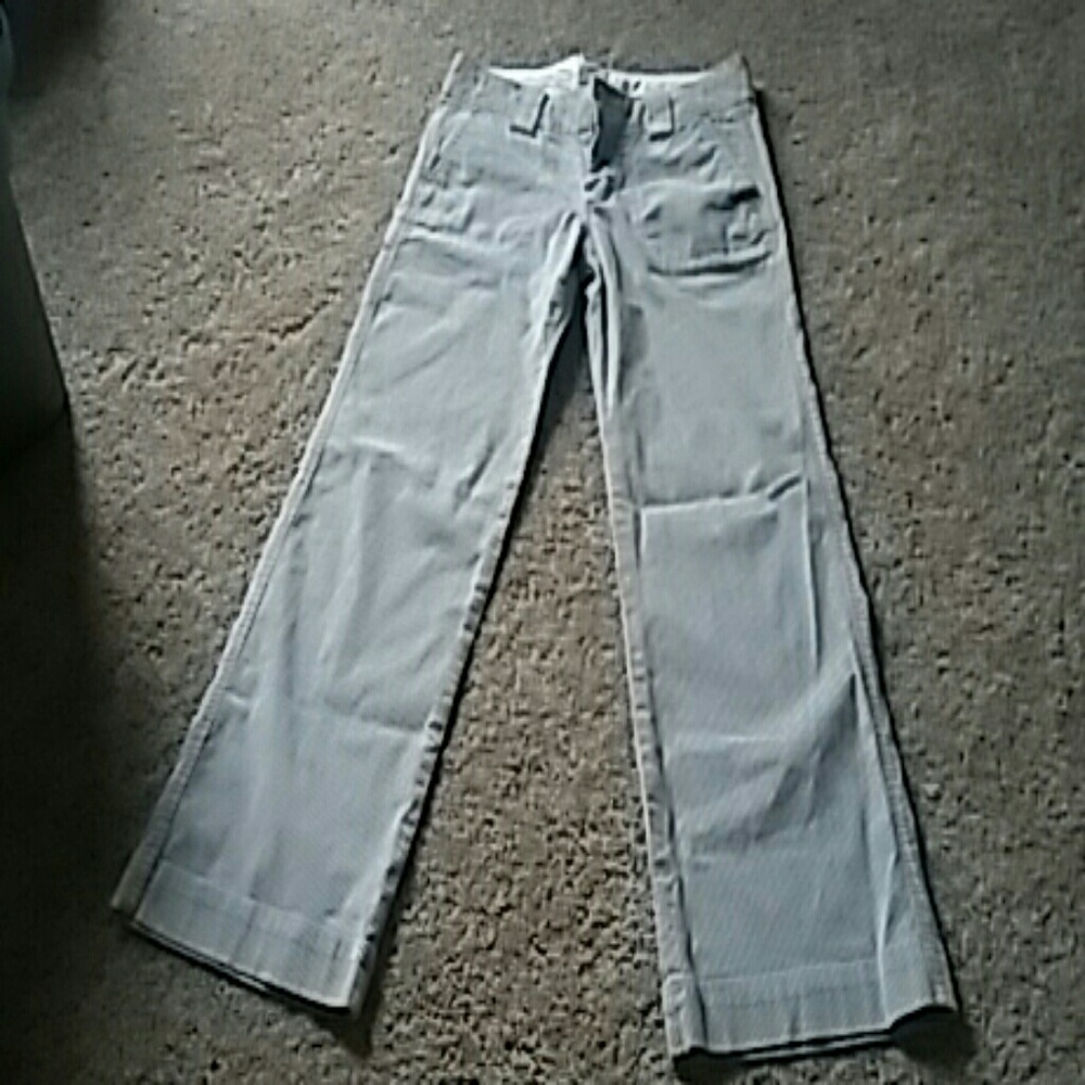 5/$25 White and gray pinstripe GAP pants