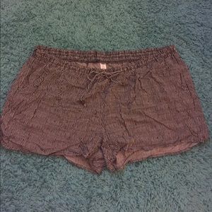 Woman's XXL Old Navy striped shorts
