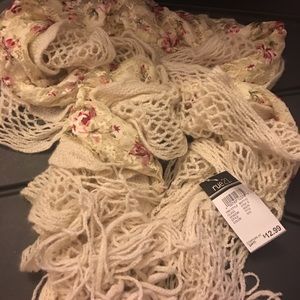 Woman's scarf