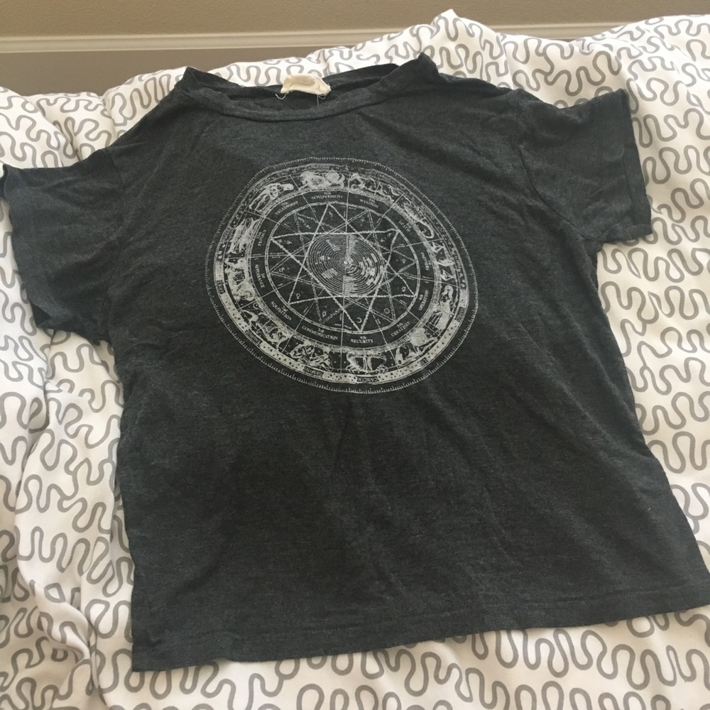 star sign crop tee