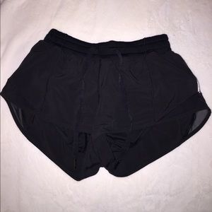 Lulu Lemon Hotty Hot Shorts 2.5"