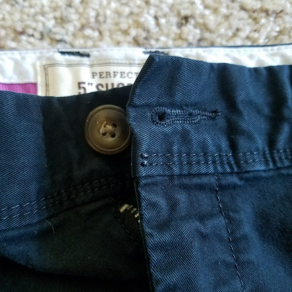 Old Navy black khaki shorts - Picture 4 of 4