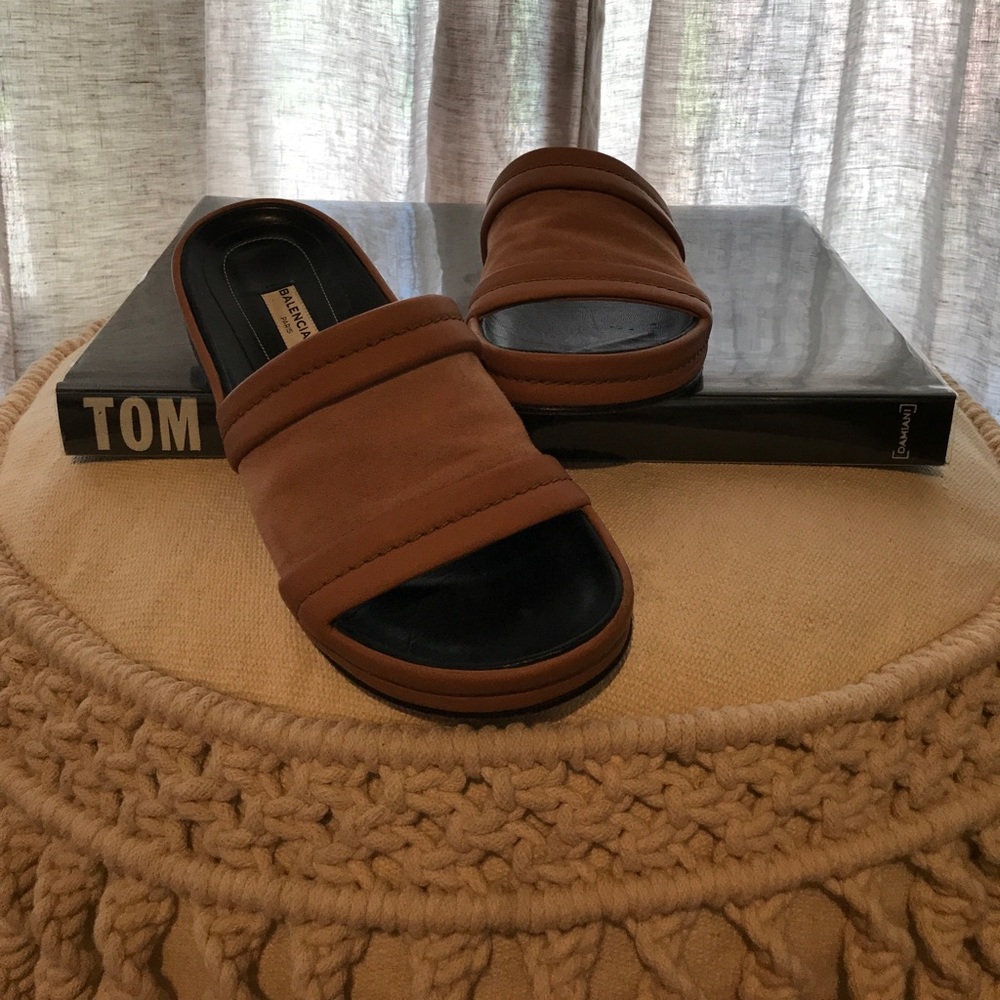 Balenciaga nude pink suede leather sandal sz 36