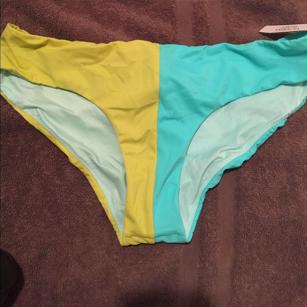 NWT Victoria's Secret cheeky bikini bottom
