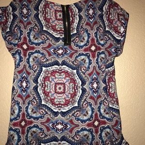 Casual zipped back shirt