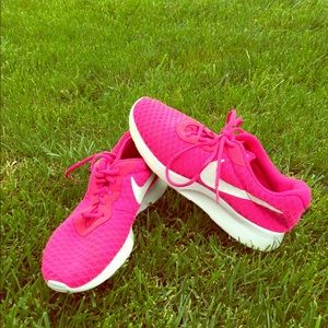 Nike tanjun sneakers