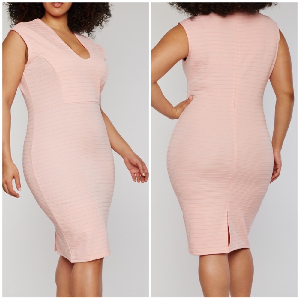 🌺HOST PICK🌺Body Con. Midi. Sleeveless Dress.