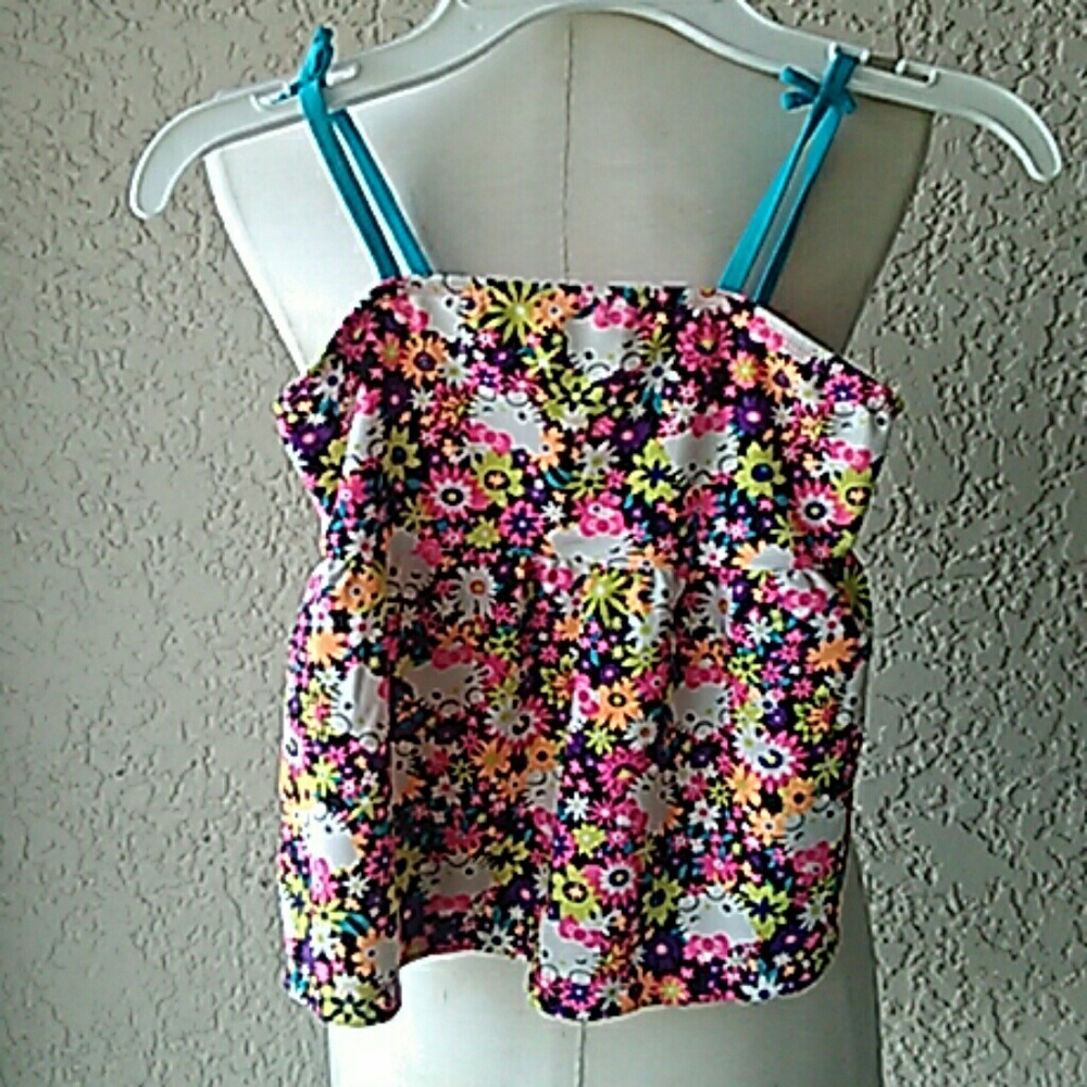 Hello Kitty top size M(7/8)