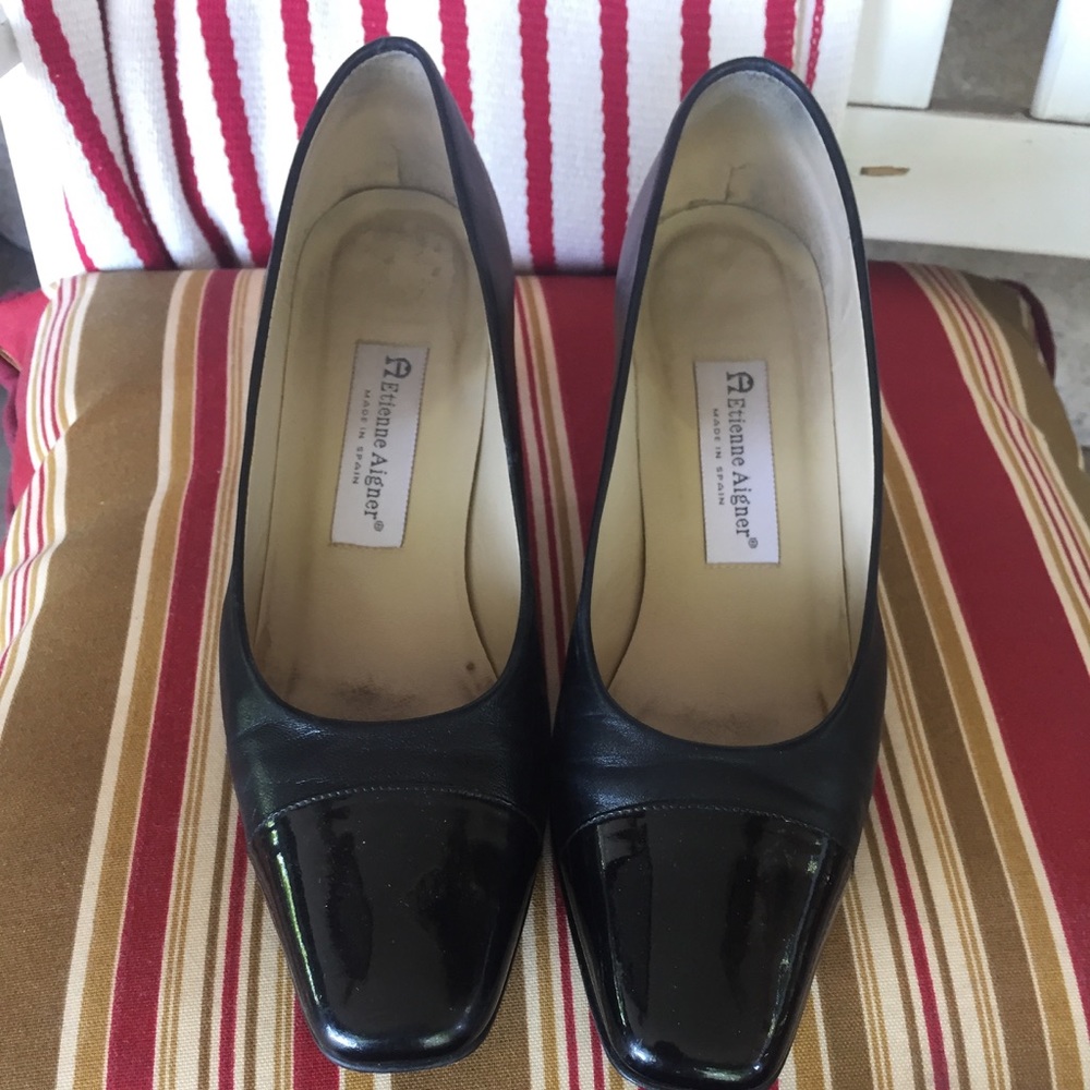 Black kitten block heels