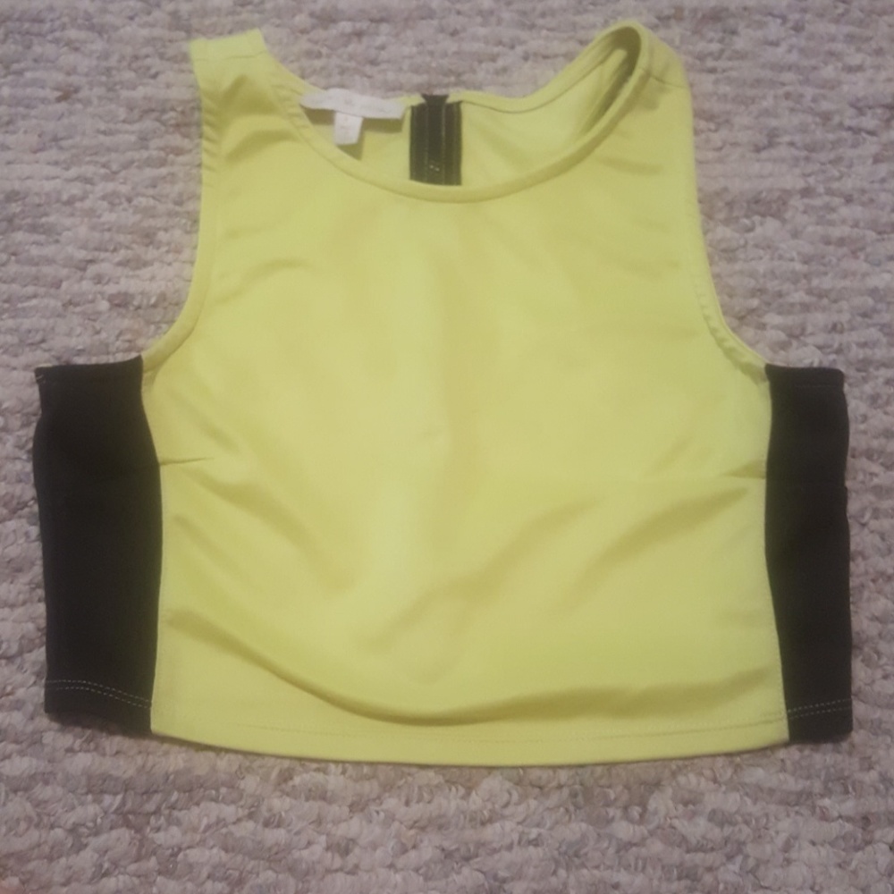 Nicki Minaj sporty crop top