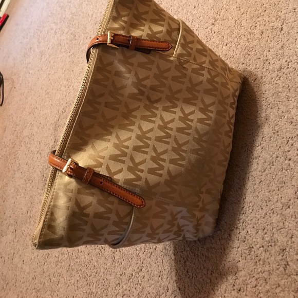 ‼️Michael Kors Bag‼️ - Picture 2 of 6