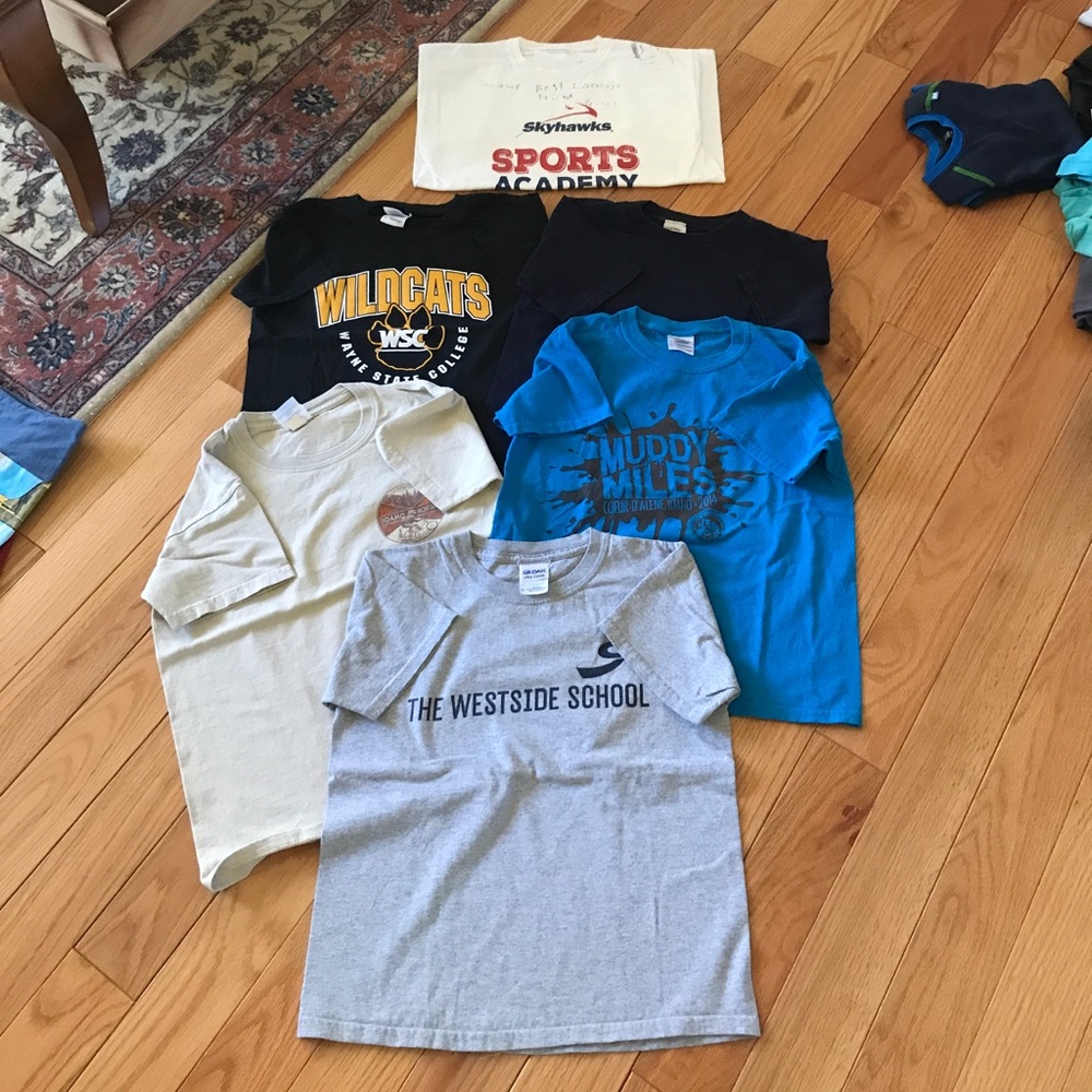 BOYS SHORT SLEEVE TEE BUNDLE 6 PCS IN EUC sz S/M!!