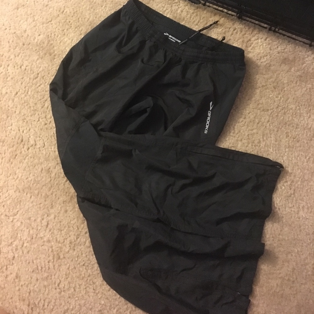 Brooks wind resistant running pants