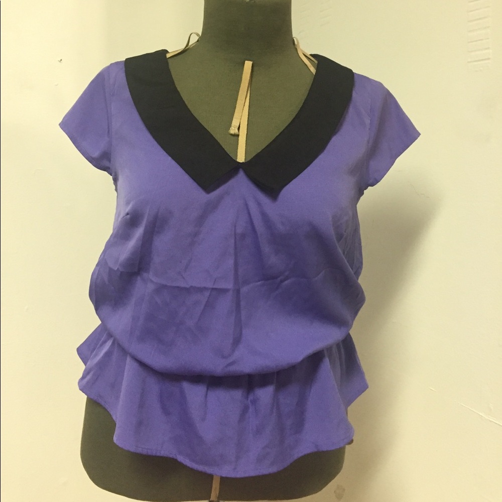 📍Jessica Simpson Miss prim & proper collared top!