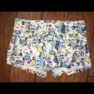 High-waisted Shorts