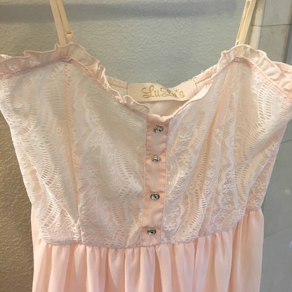 Peach dress - Picture 2 of 3