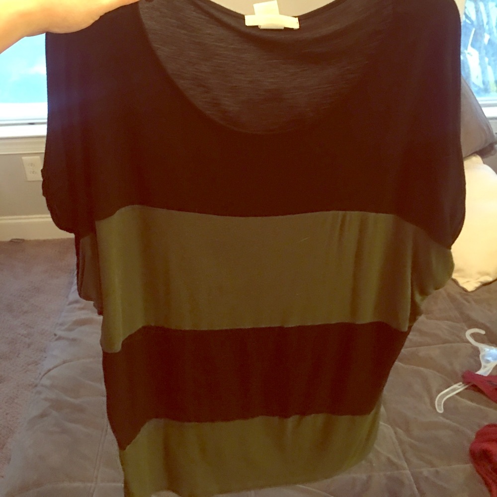Short sleeve shirt