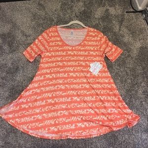 LuLaRoe small Perfect T