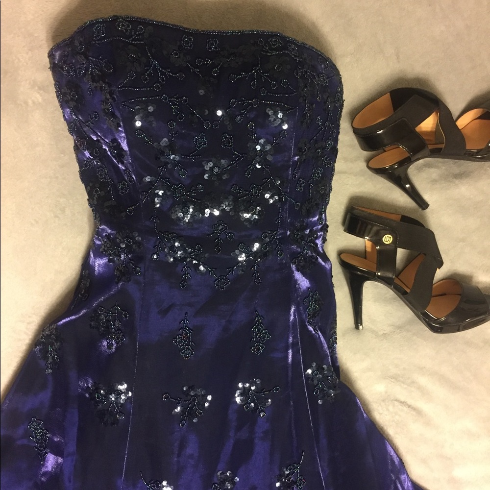 Very unique vintage gown!